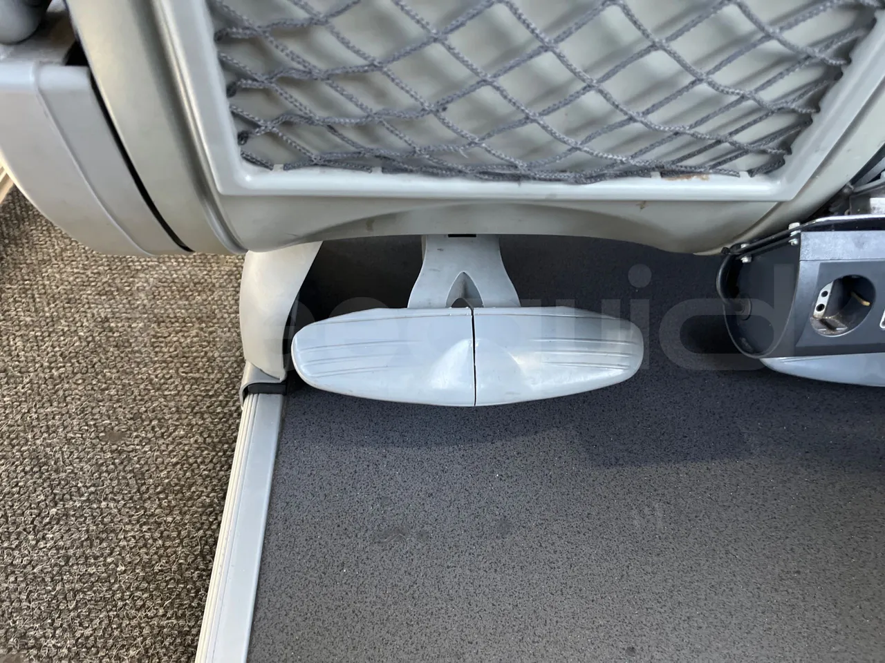 Irizar i6 12.35 - Euro5 - 294kW - 12.200mt - footrest detail photo