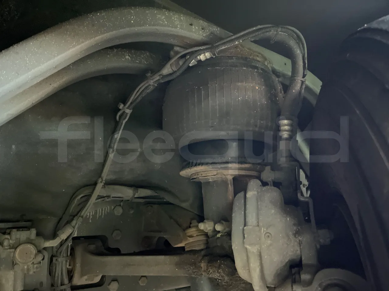 Irizar i6 12.35 - Euro5 - 294kW - 12.200mt - front air springs right