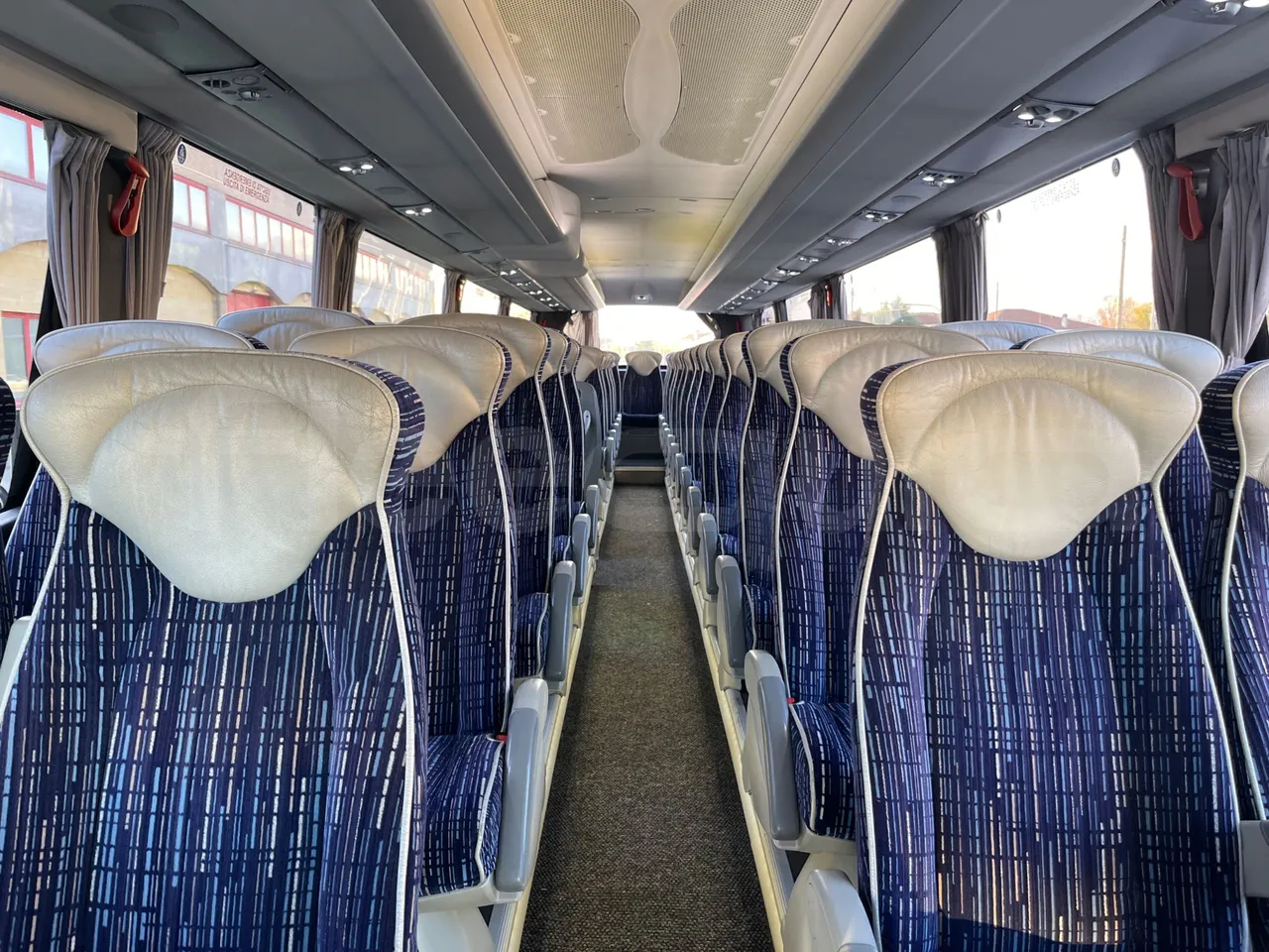 Irizar i6 12.35 - Euro5 - 294kW - 12.200mt - interior reverse seats driver height