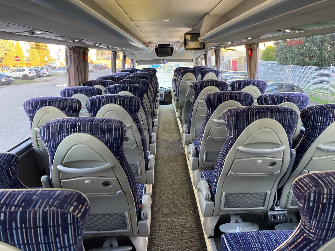 Irizar i6 12.35 - Euro5 - 294kW - 12.200mt - forward view all seats last row height