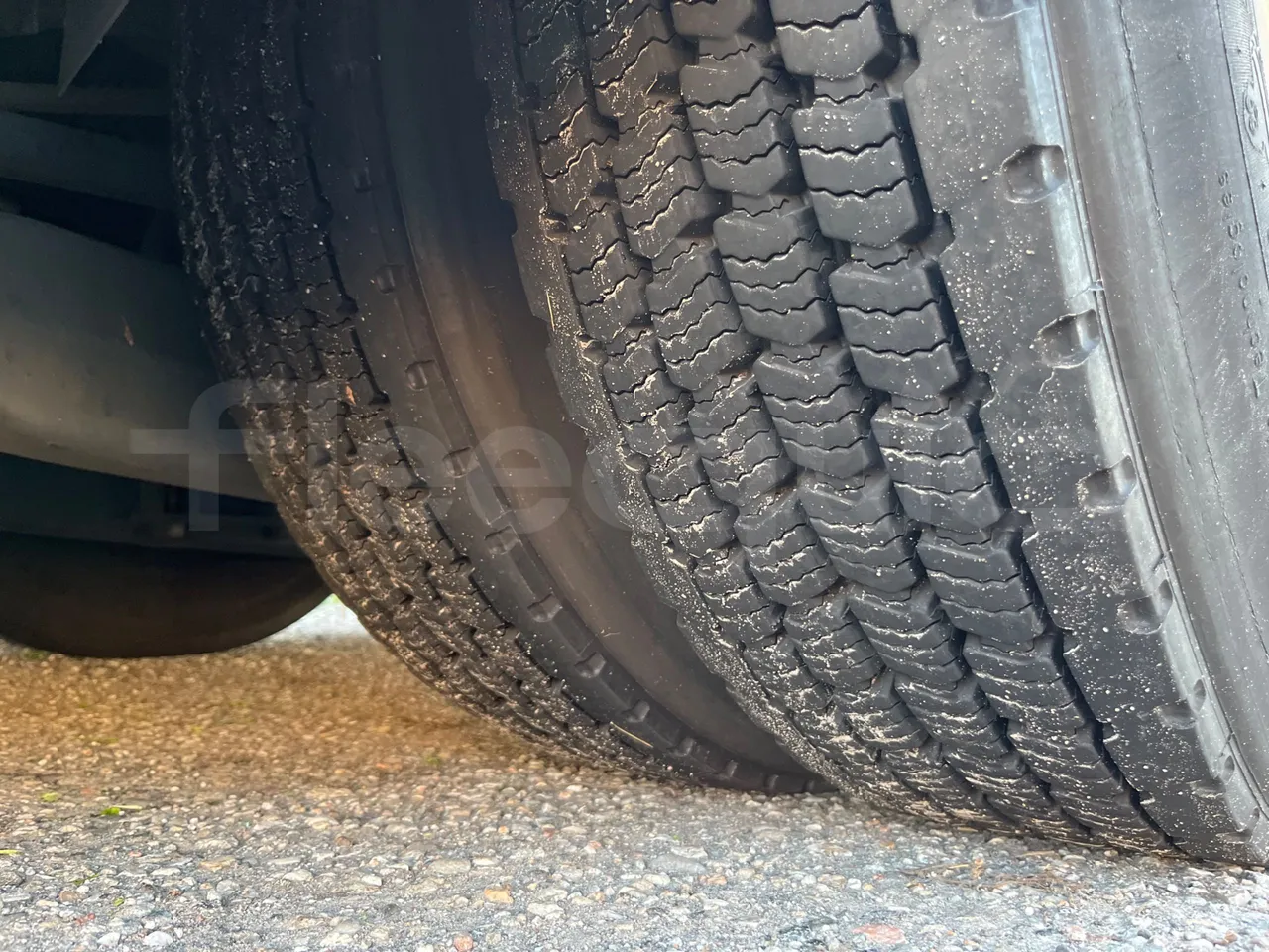 Irizar i6 12.35 - Euro5 - 294kW - 12.200mt - tread condition front tires left