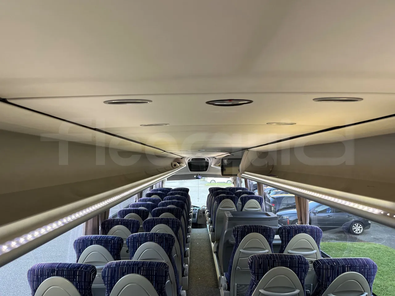 Irizar i6 12.35 - Euro5 - 294kW - 12.200mt - overhead compartments photo