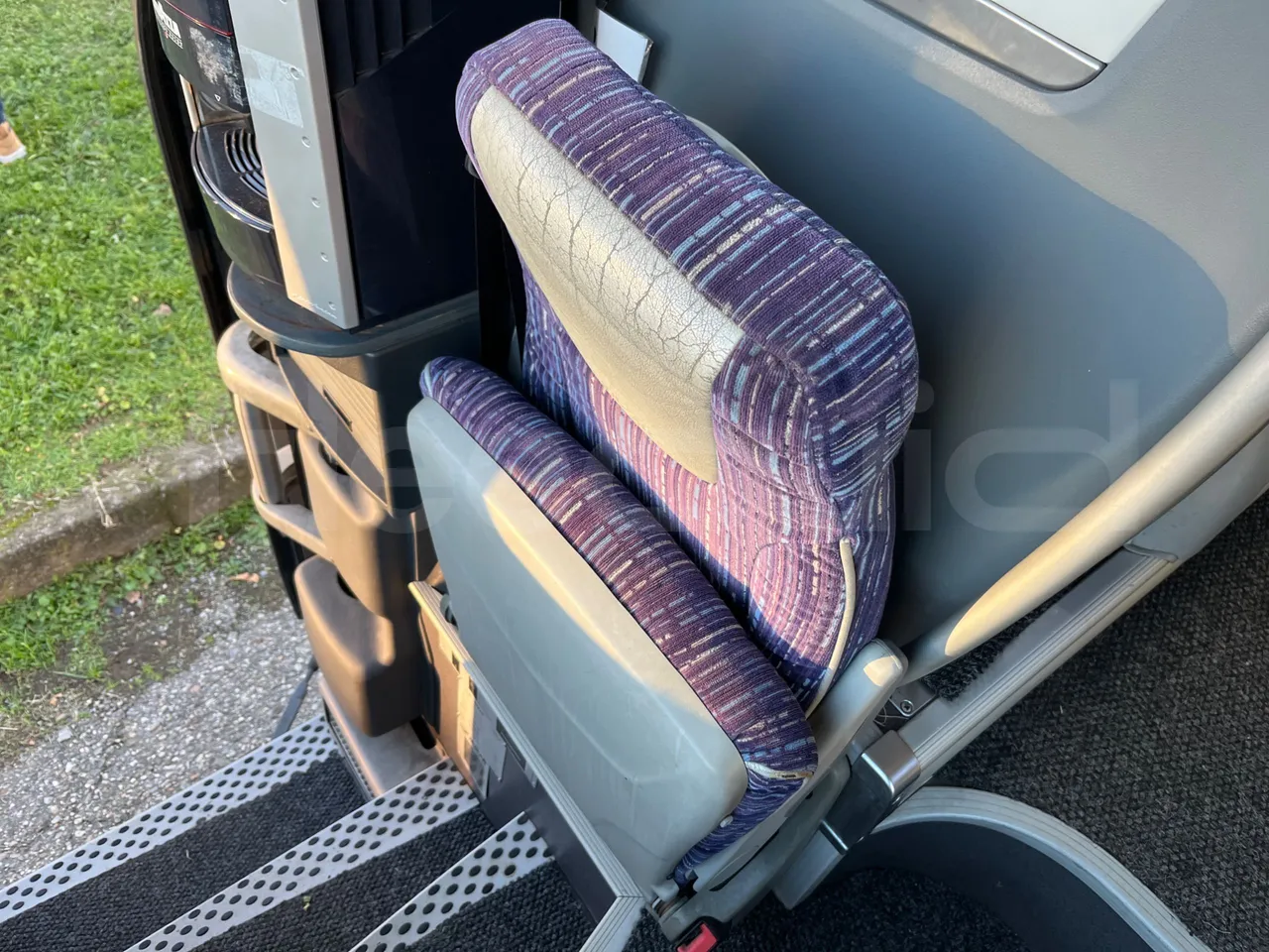 Irizar i6 12.35 - Euro5 - 294kW - 12.200mt - hostess seat photo