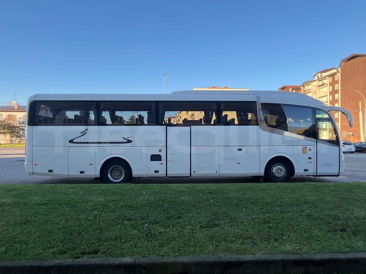 Irizar i6 12.35 - Euro5 - 294kW - 12.200mt - right side doors closed