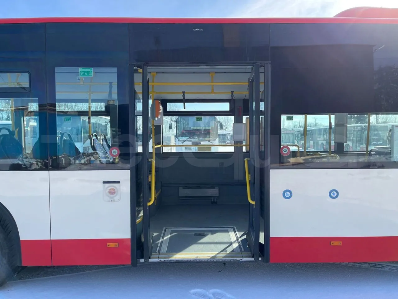 Mercedes-Benz Conecto 628881 - Euro6 - 220kW - 12.134mt - front door 2 open