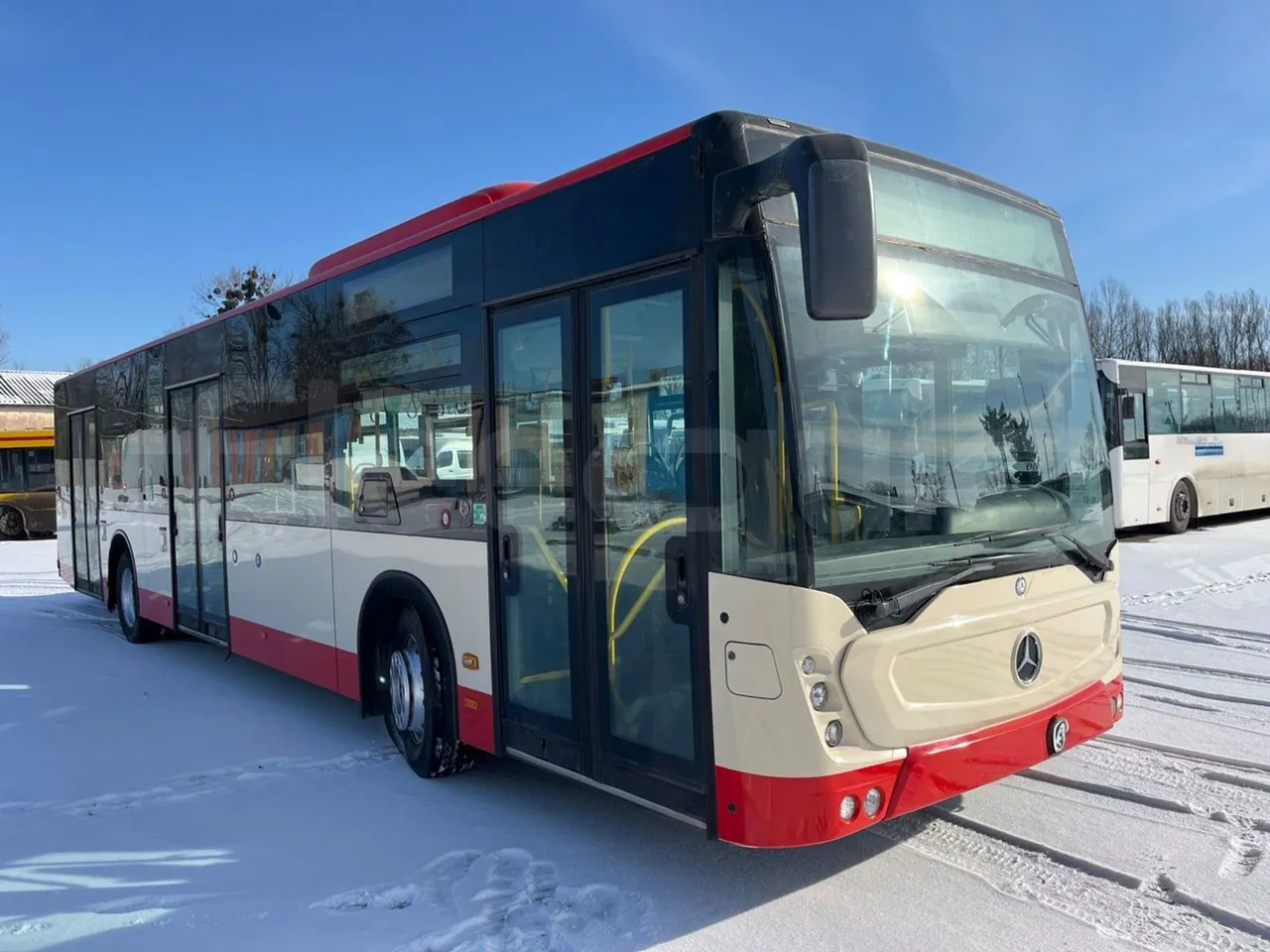 Mercedes-Benz Conecto 628881 - Euro6 - 220kW - 12.134mt - 3/4 front right doors