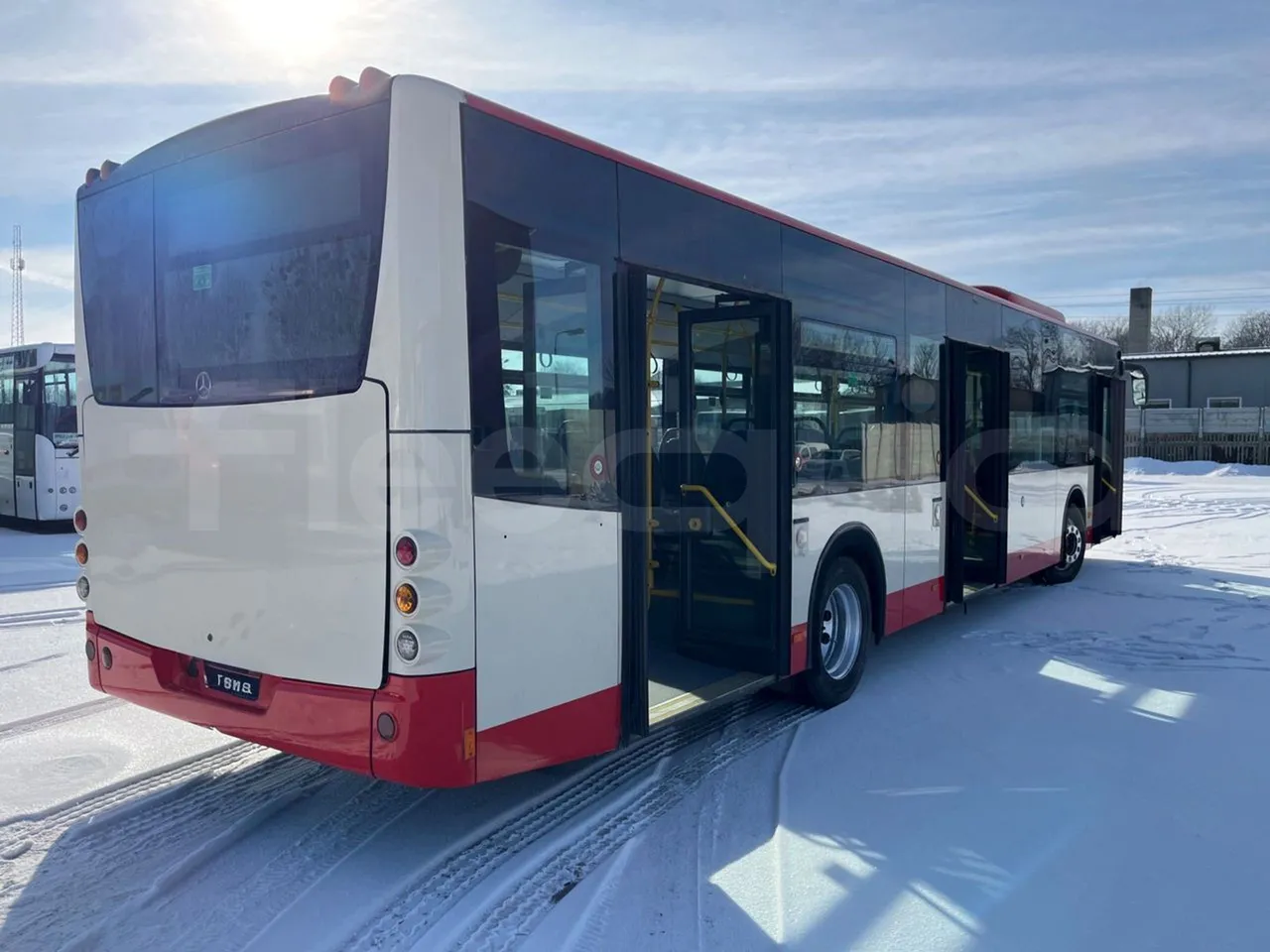 Mercedes-Benz Conecto 628881 - Euro6 - 220kW - 12.134mt - 3/4 right rear doors open