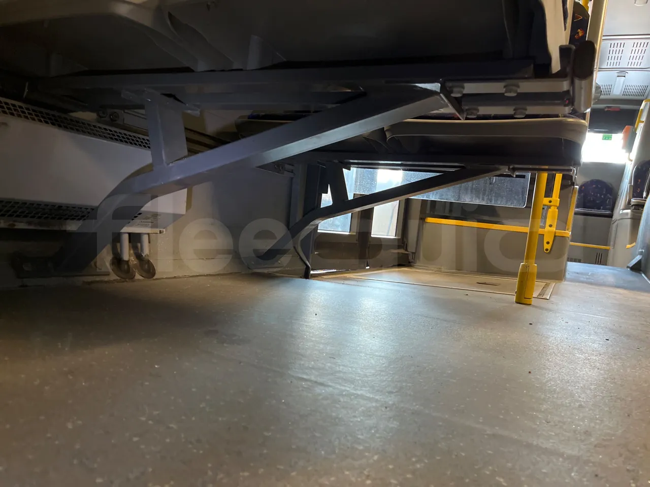 Mercedes-Benz Conecto 628881 - Euro6 - 220kW - 12.134mt - seat brackets photo