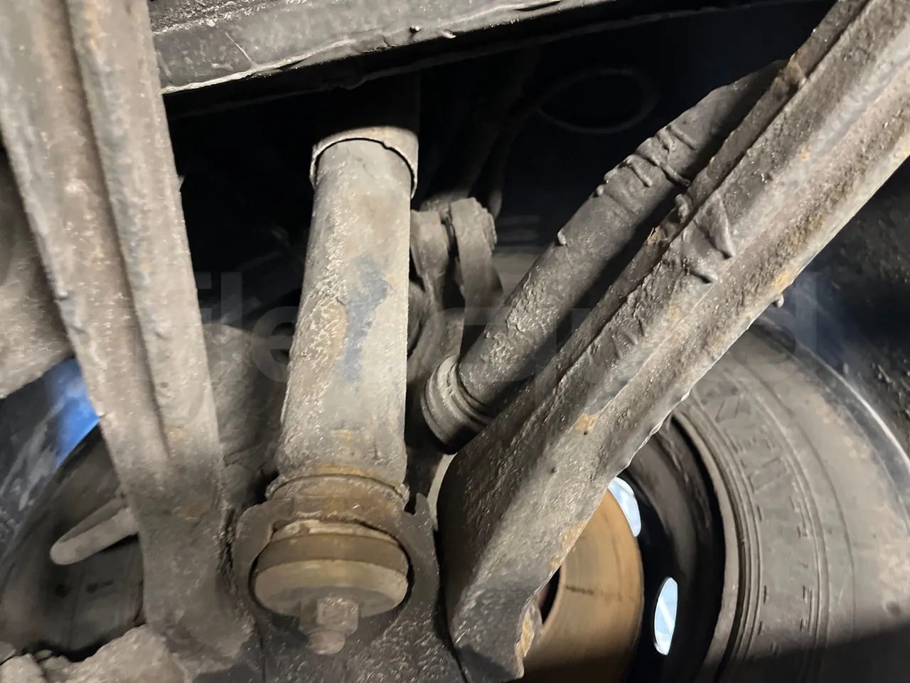 Mercedes-Benz Conecto 628881 - Euro6 - 220kW - 12.134mt - front shock absorbers right