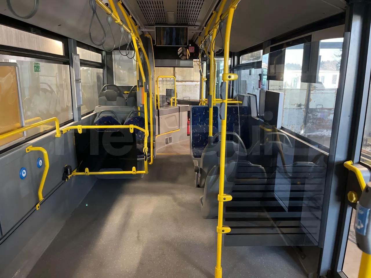 Mercedes-Benz Conecto 628881 - Euro6 - 220kW - 12.134mt - forward view middle aisle