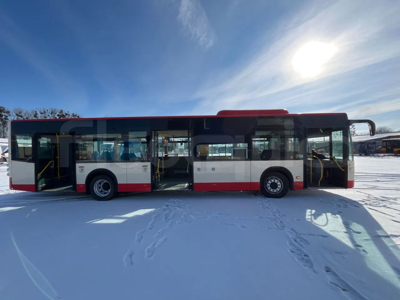 Mercedes-Benz Conecto 628881 - Euro6 - 220kW - 12.134mt - right side doors open