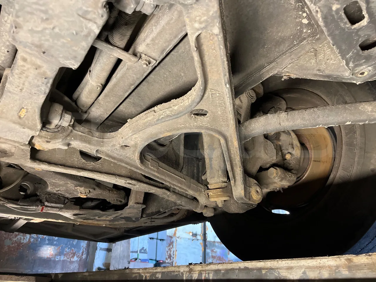 Mercedes-Benz Conecto 628881 - Euro6 - 220kW - 12.134mt - front axle left side