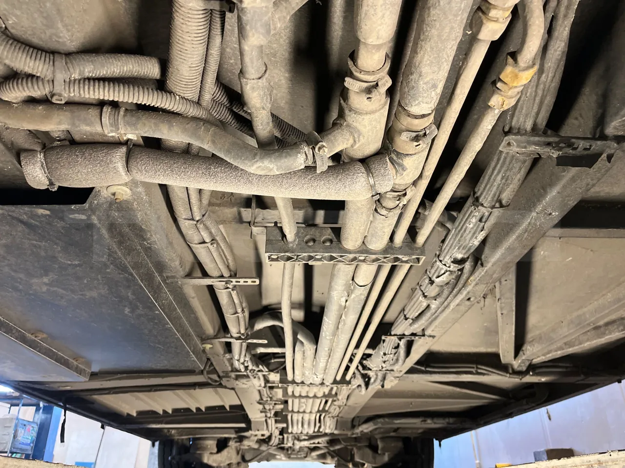 Mercedes-Benz Conecto 628881 - Euro6 - 220kW - 12.134mt - central undercarriage photo