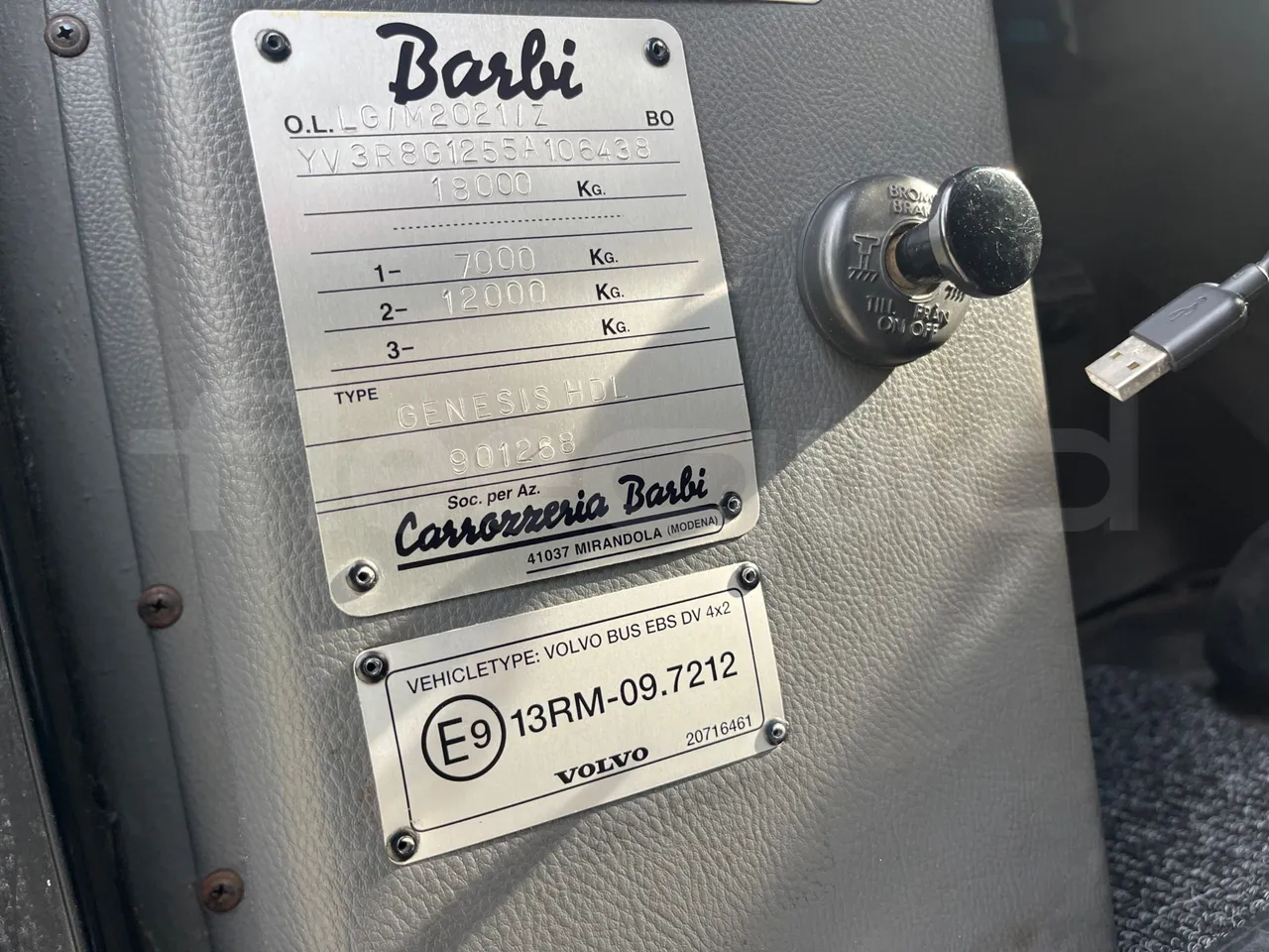 Volvo Barbi Genesis HDL V - Euro 3 - 309 kW - 12.230 mt - engine plate photo