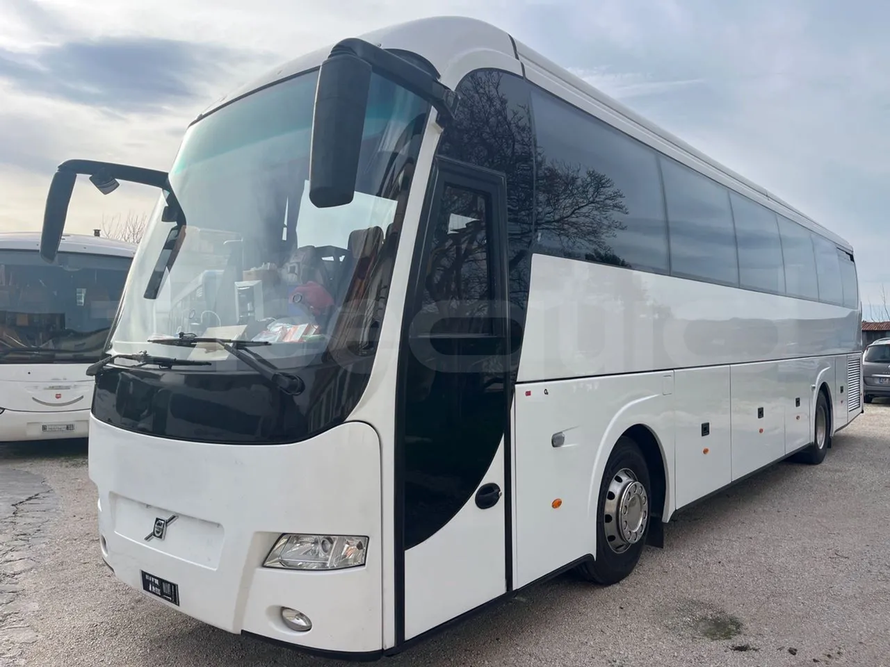 Volvo Barbi Genesis HDL V - Euro 3 - 309 kW - 12.230 mt - 3/4 front left