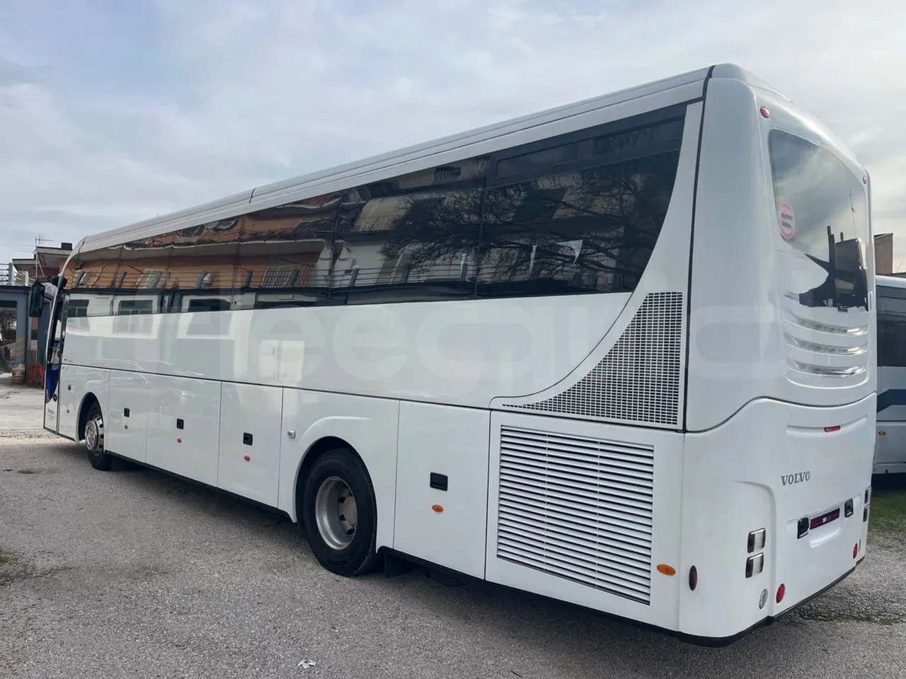 Volvo Barbi Genesis HDL V - Euro 3 - 309 kW - 12.230 mt - 3/4 left rear side