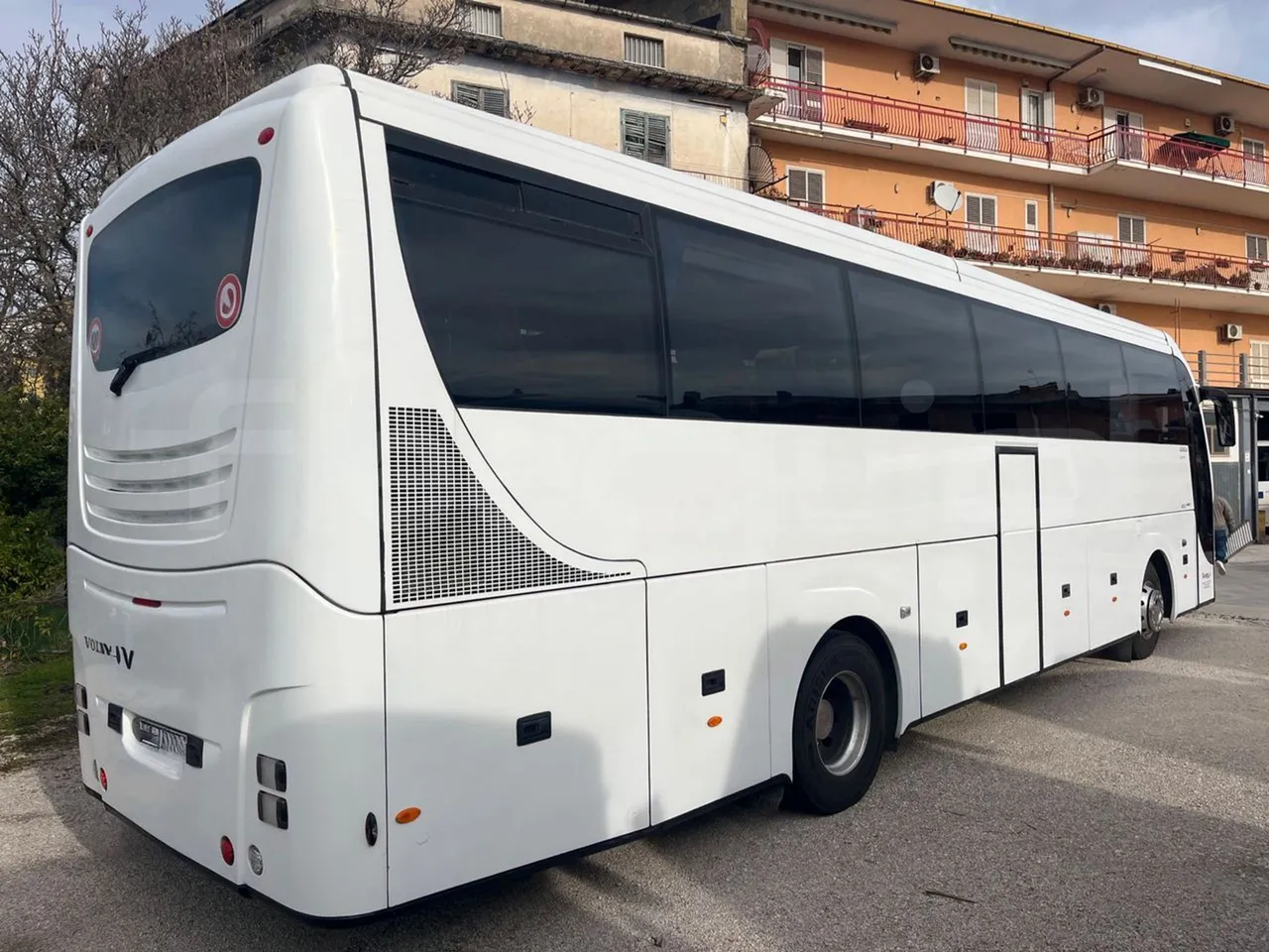 Volvo Barbi Genesis HDL V - Euro 3 - 309 kW - 12.230 mt - 3/4 right rear doors closed