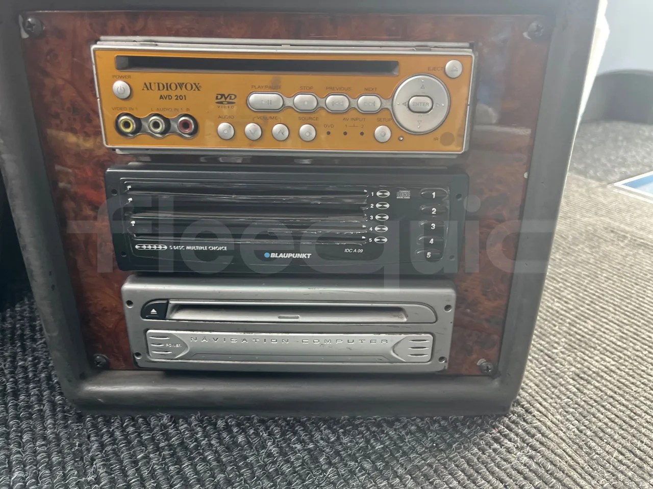 Volvo Barbi Genesis HDL V - Euro 3 - 309 kW - 12.230 mt - radio accessories photo