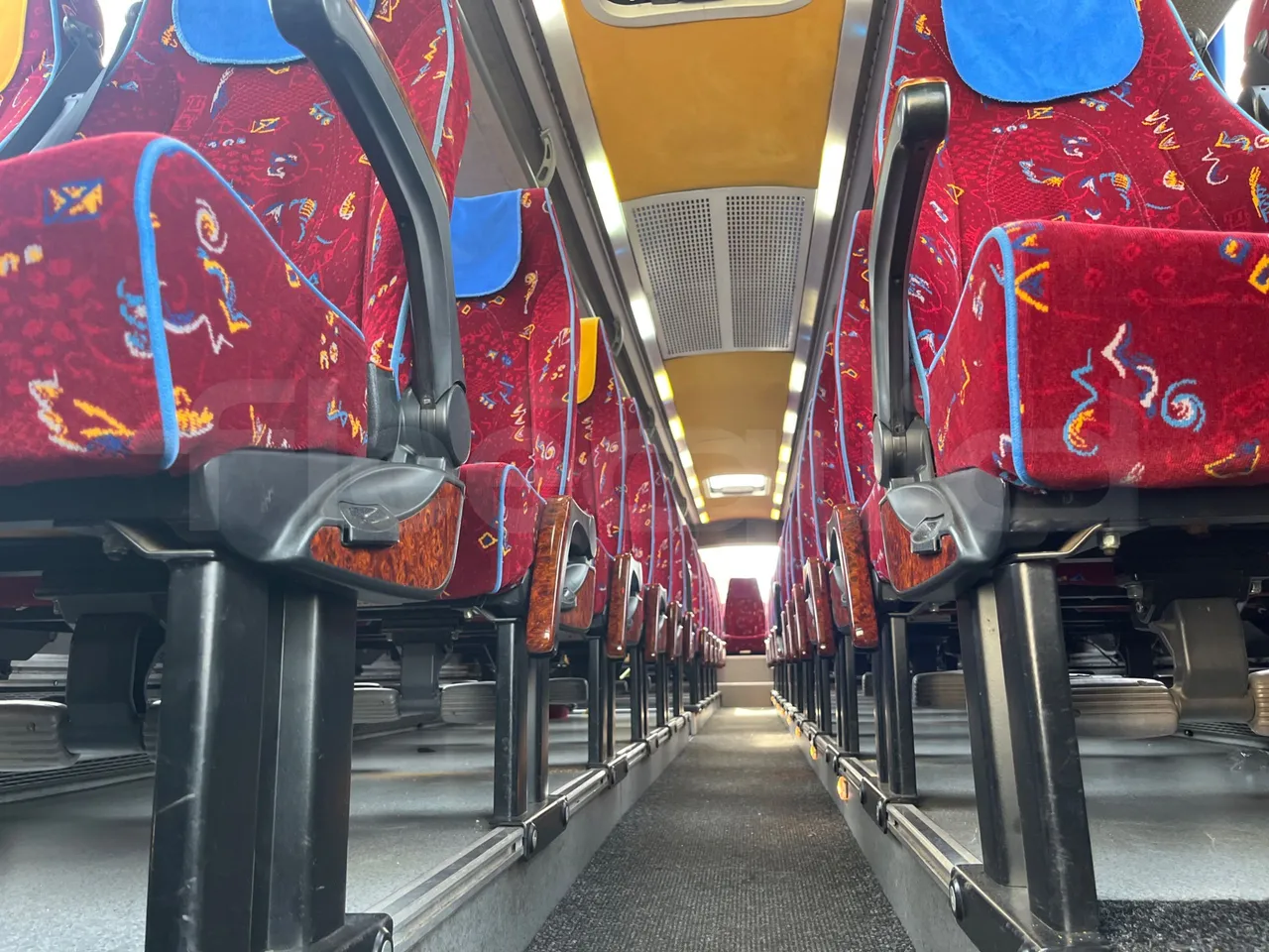 Volvo Barbi Genesis HDL V - Euro 3 - 309 kW - 12.230 mt - seat brackets photo