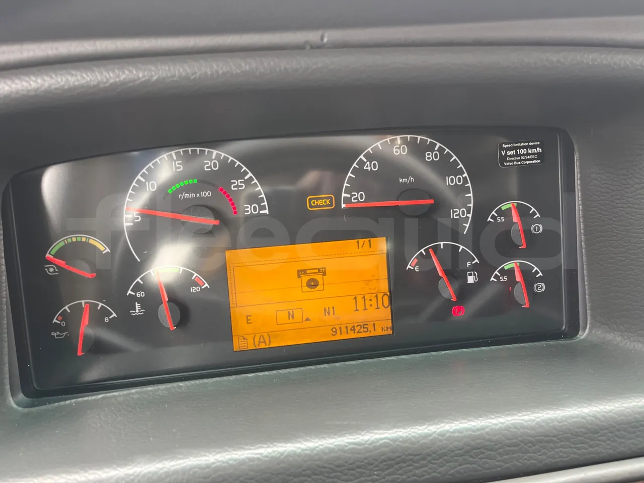 Volvo Barbi Genesis HDL V - Euro 3 - 309 kW - 12.230 mt - dashboard lights on