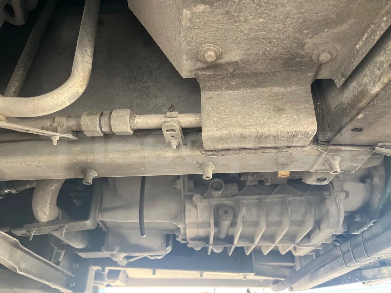 Volvo Barbi Genesis HDL V - Euro 3 - 309 kW - 12.230 mt - gearbox photo