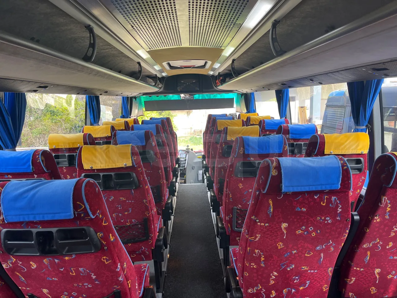 Volvo Barbi Genesis HDL V - Euro 3 - 309 kW - 12.230 mt - forward view all seats last row height