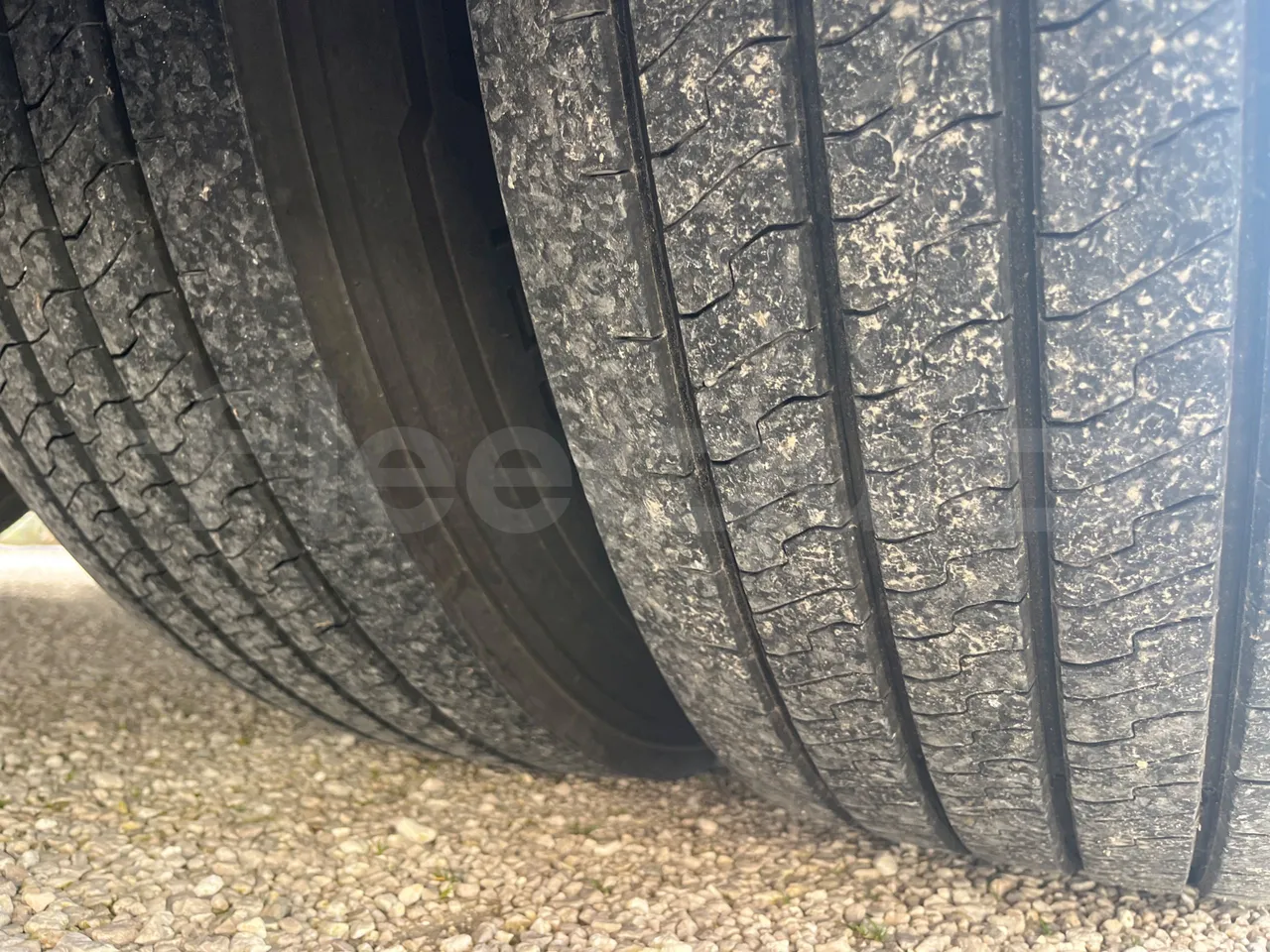 Volvo Barbi Genesis HDL V - Euro 3 - 309 kW - 12.230 mt - tread condition third axle tires left