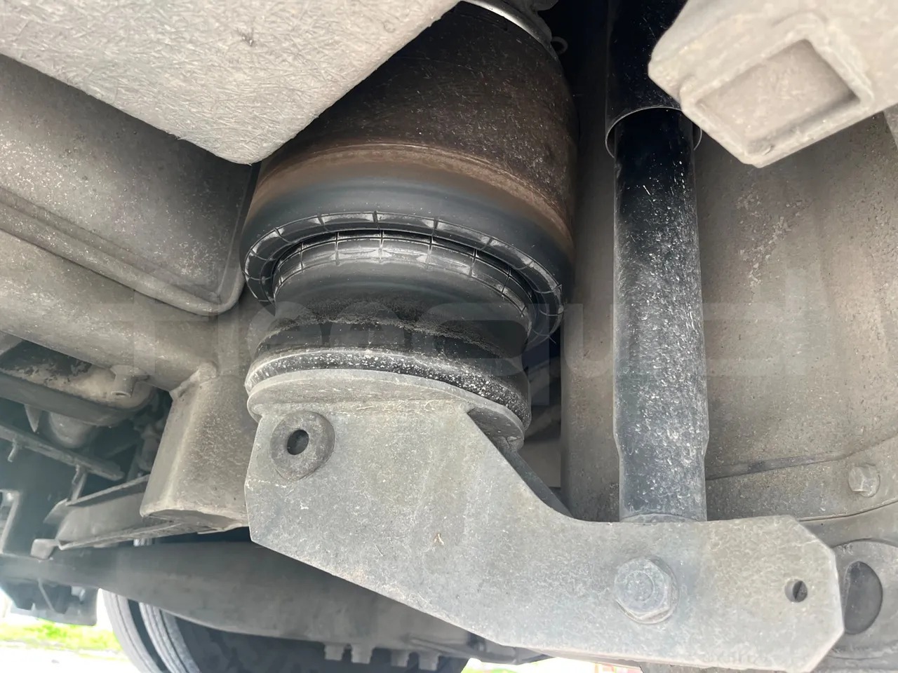 Volvo Barbi Genesis HDL V - Euro 3 - 309 kW - 12.230 mt - axle 2 shock absorbers 1 left