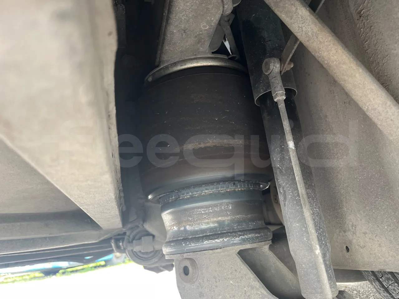 Volvo Barbi Genesis HDL V - Euro 3 - 309 kW - 12.230 mt - axle 2 shock absorbers 1 right