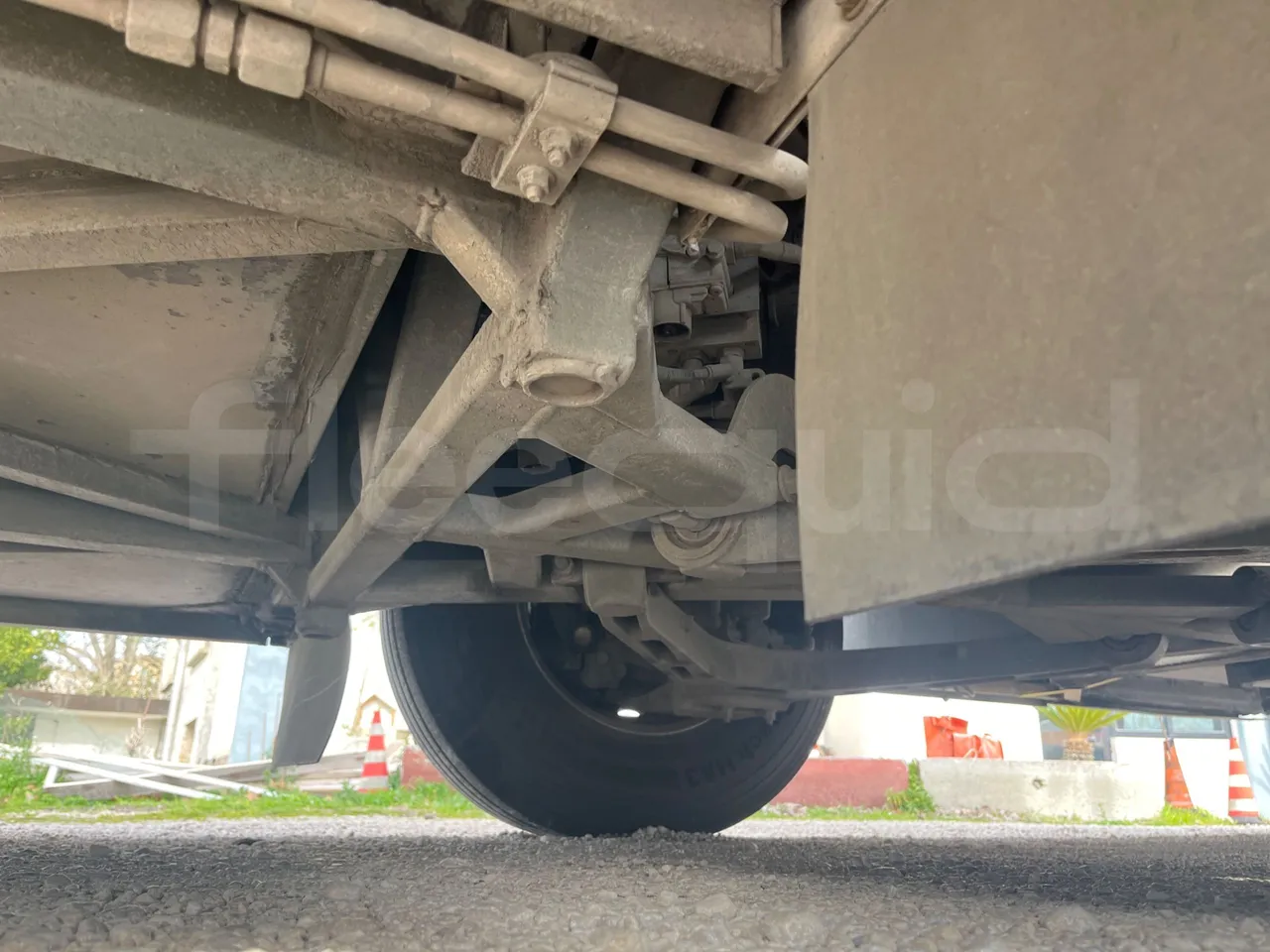 Volvo Barbi Genesis HDL V - Euro 3 - 309 kW - 12.230 mt - front axle left side