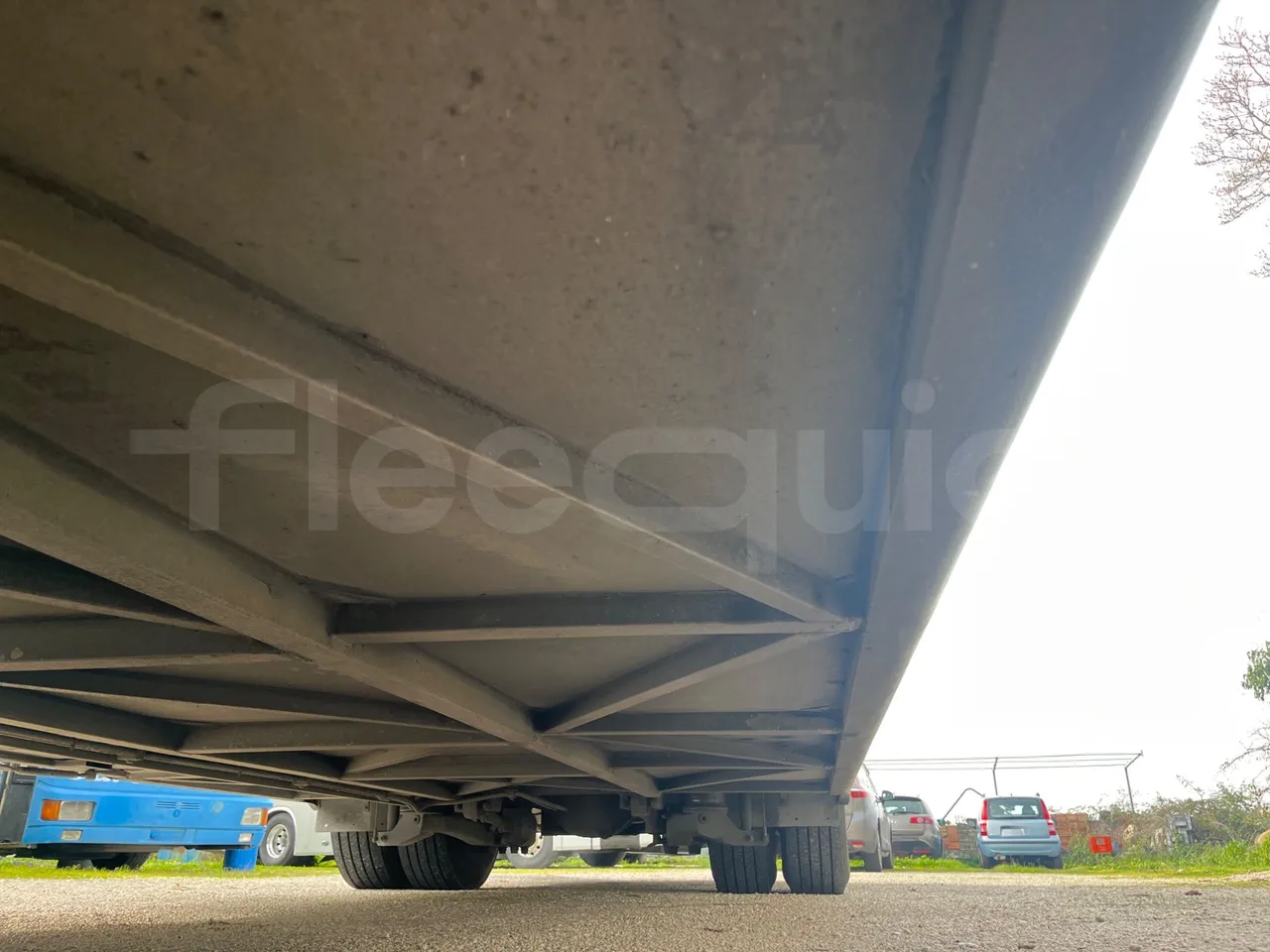 Volvo Barbi Genesis HDL V - Euro 3 - 309 kW - 12.230 mt - central undercarriage photo