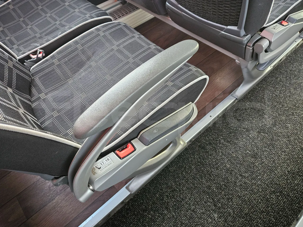 Mercedes-Benz Tourismo RHD-M - EURO 6 - 290kW - 13m - armrest detail photo
