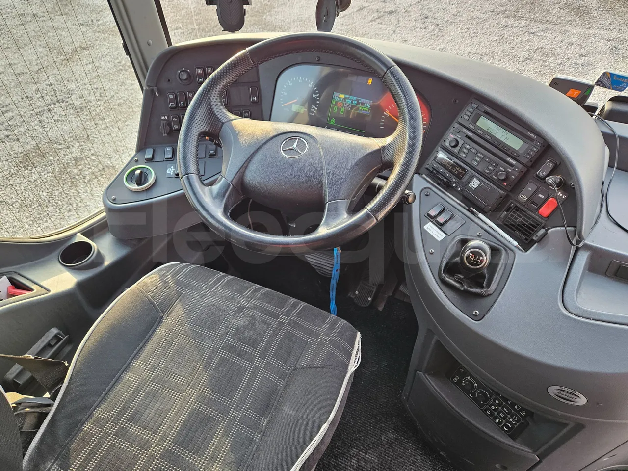 Mercedes-Benz Tourismo RHD-M - EURO 6 - 290kW - 13m - buttons panels on