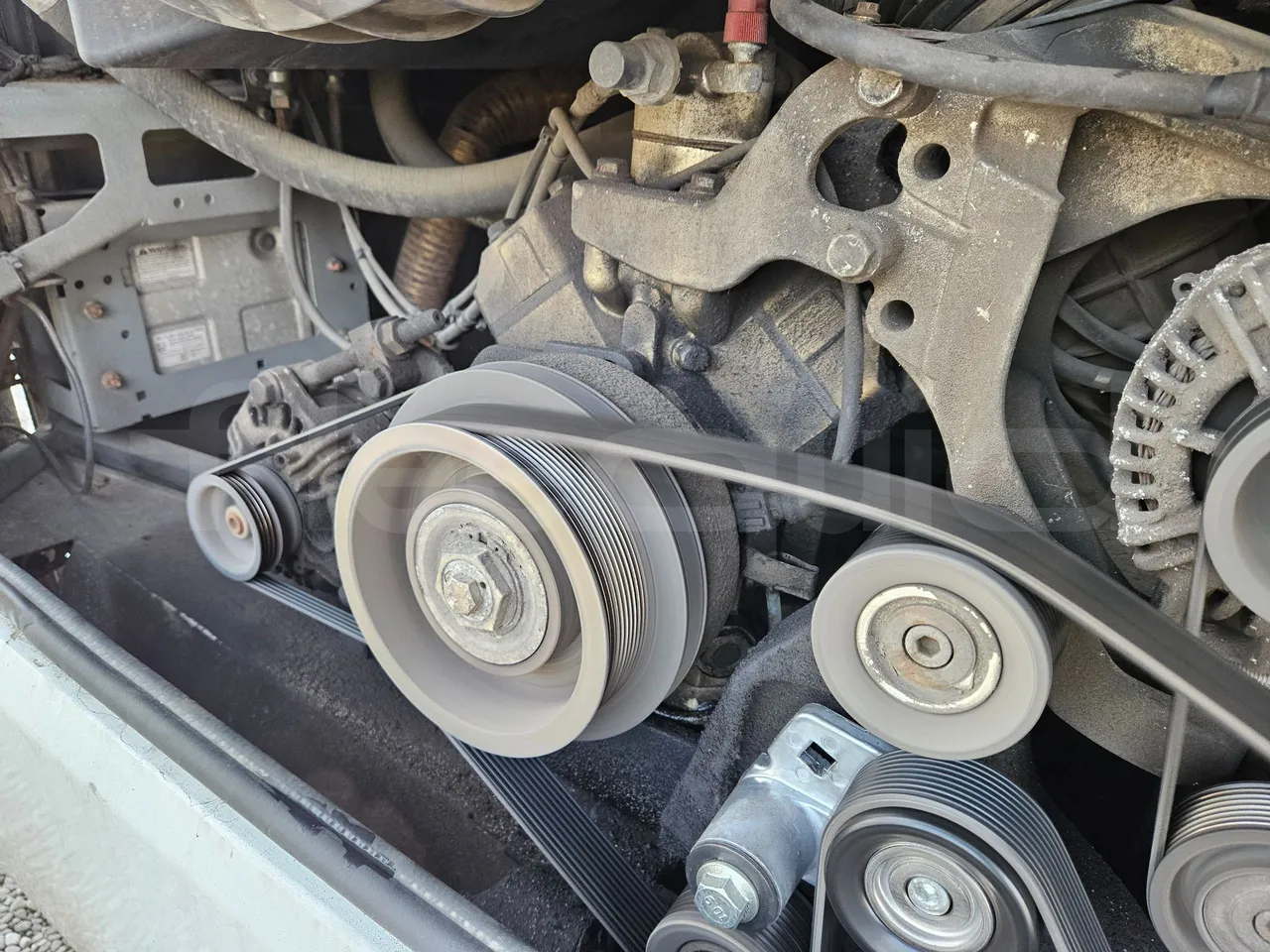 Mercedes-Benz Tourismo RHD-M - EURO 6 - 290kW - 13m - air conditioning compressor