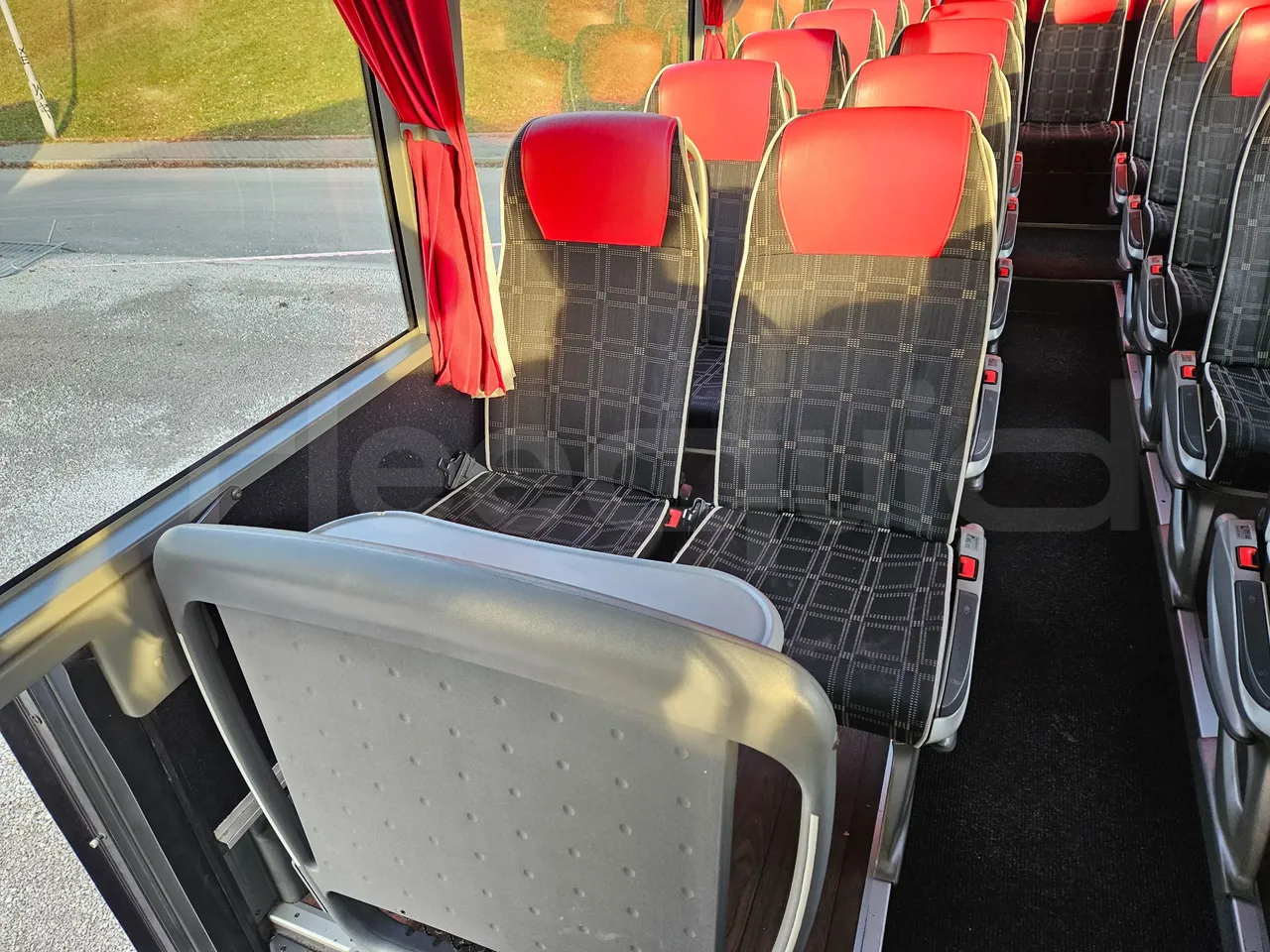 Mercedes-Benz Tourismo RHD-M - EURO 6 - 290kW - 13m - single seat detail