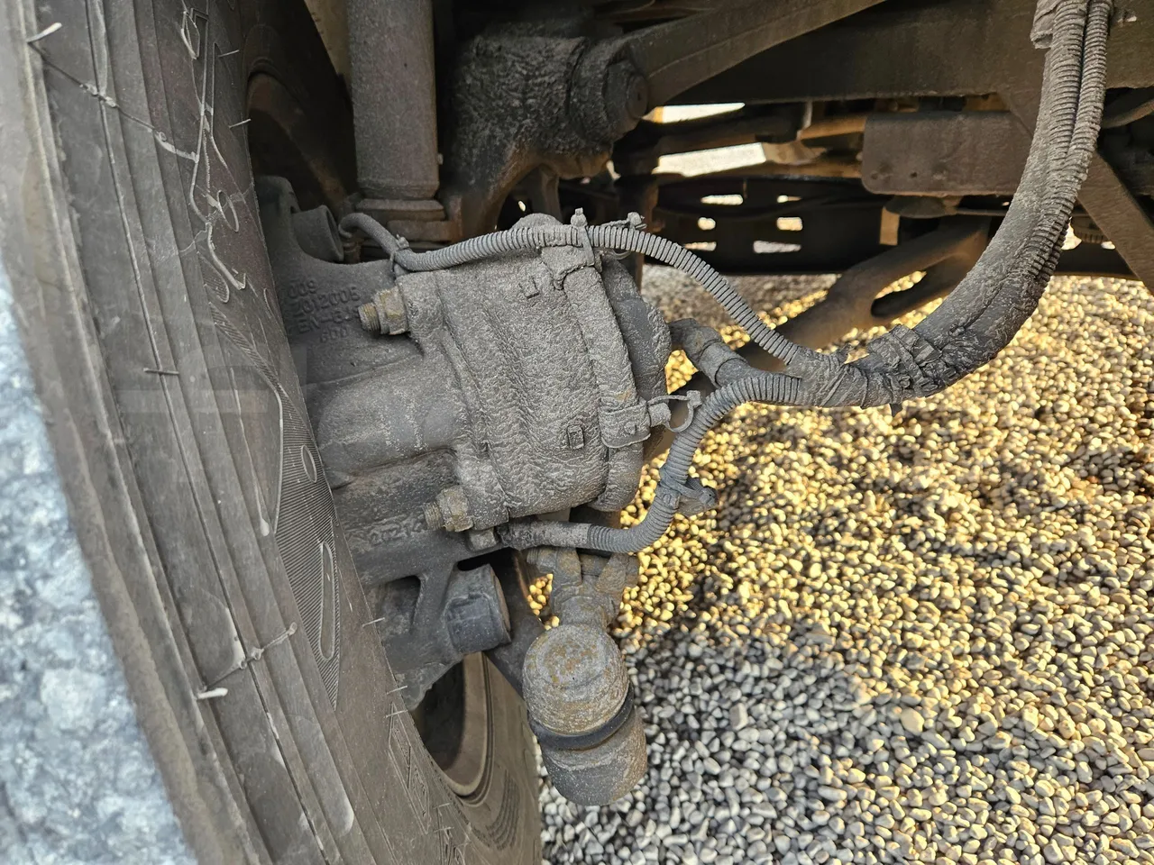 Mercedes-Benz Tourismo RHD-M - EURO 6 - 290kW - 13m - front brake calipers right