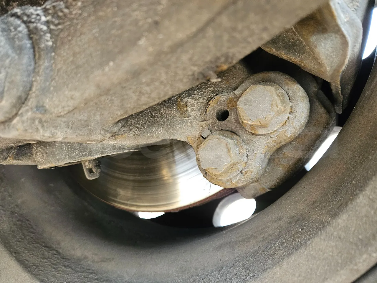 Mercedes-Benz Tourismo RHD-M - EURO 6 - 290kW - 13m - front discs left