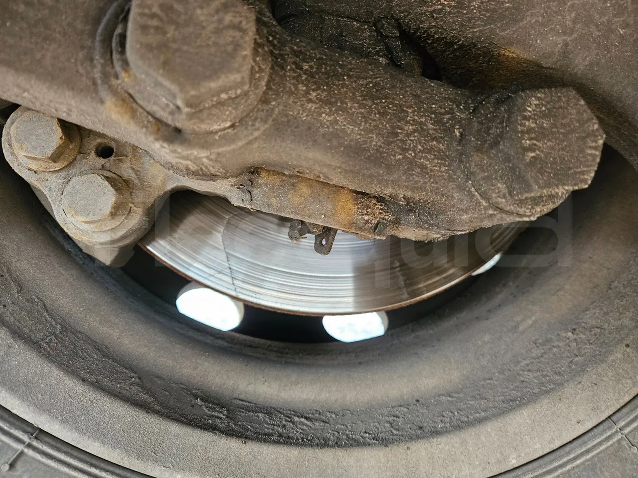 Mercedes-Benz Tourismo RHD-M - EURO 6 - 290kW - 13m - front discs right