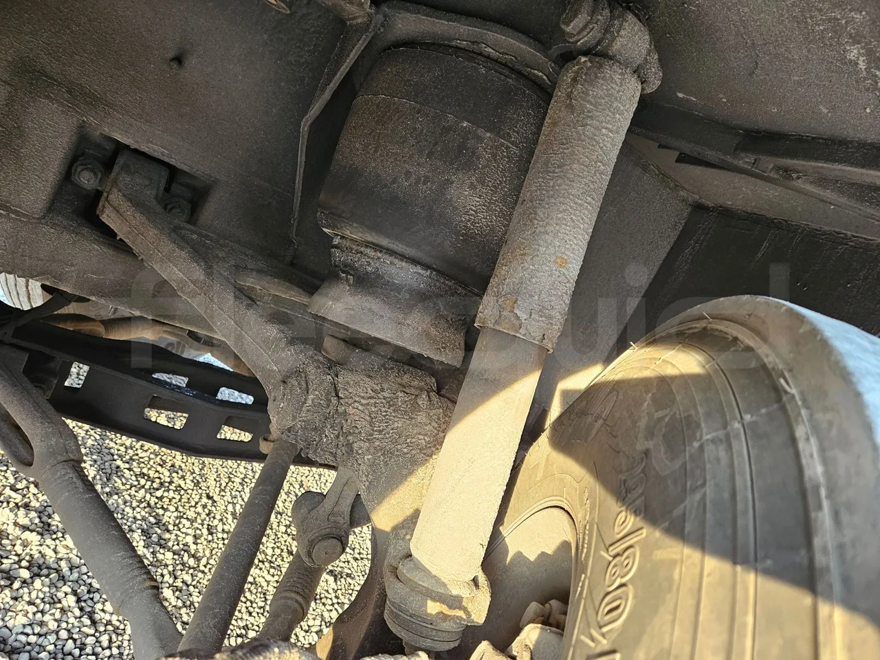 Mercedes-Benz Tourismo RHD-M - EURO 6 - 290kW - 13m - front shock absorbers left