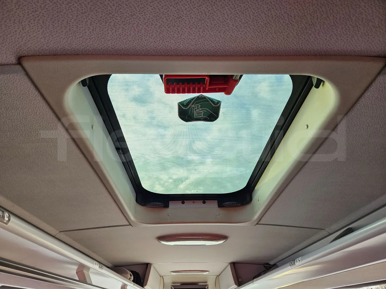 Mercedes-Benz Tourismo RHD-M - EURO 6 - 290kW - 13m - roof hatch 1