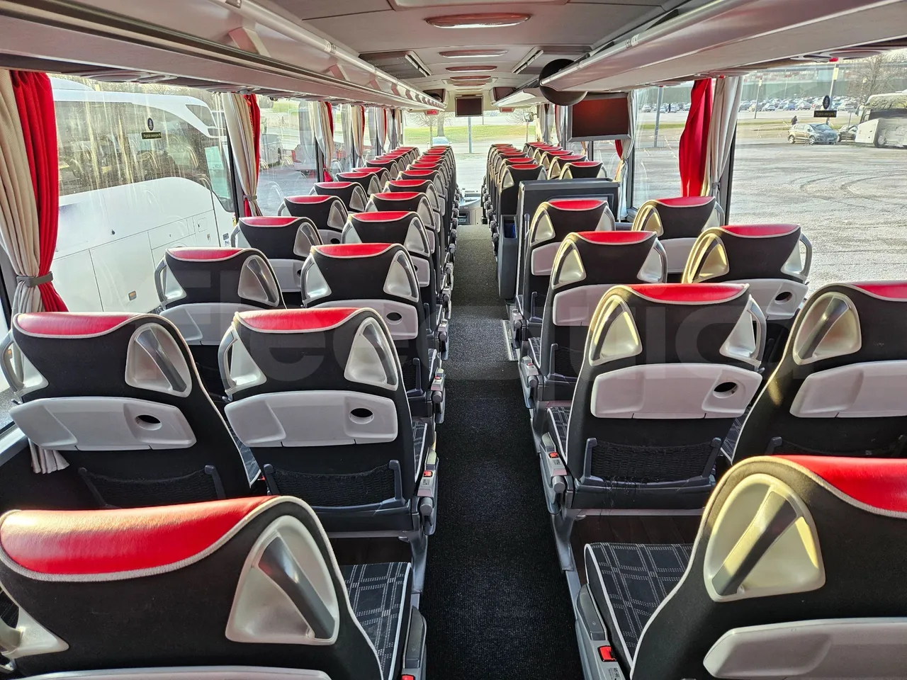 Mercedes-Benz Tourismo RHD-M - EURO 6 - 290kW - 13m - forward view all seats last row height