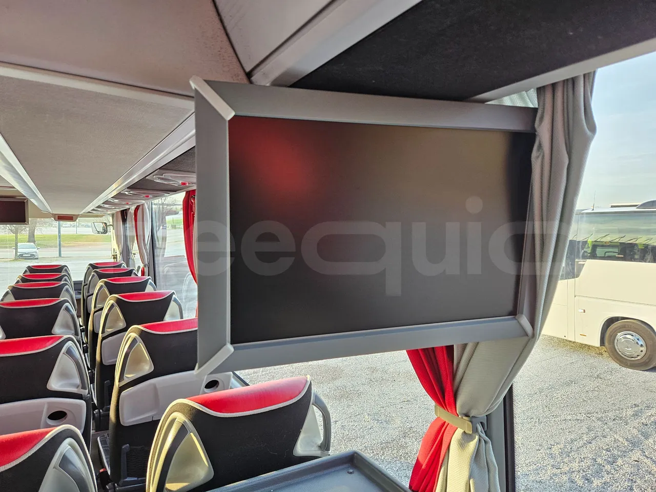 Mercedes-Benz Tourismo RHD-M - EURO 6 - 290kW - 13m - monitor detail photo