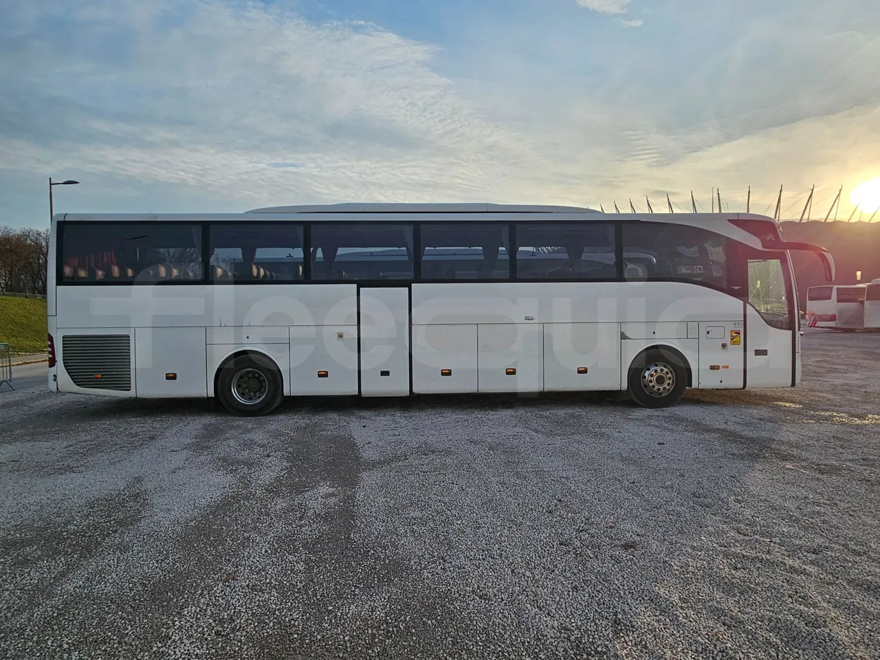 Mercedes-Benz Tourismo RHD-M - EURO 6 - 290kW - 13m - right side doors closed