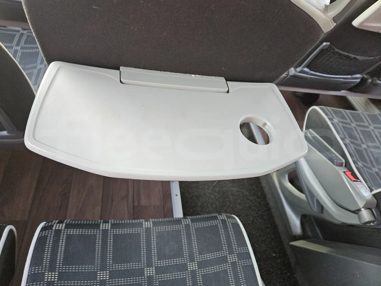 Mercedes-Benz Tourismo RHD-M - EURO 6 - 290kW - 13m - table detail photo