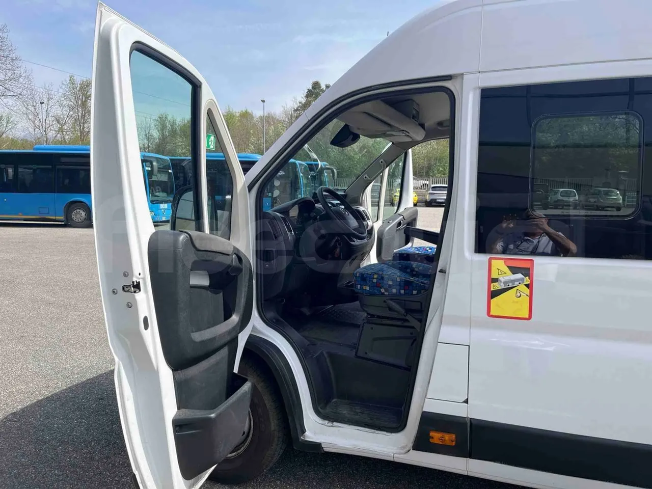 Mussa & Graziano 250MG2 HELMC - EUR6 - 130kW - 6.363m - front door 3 open