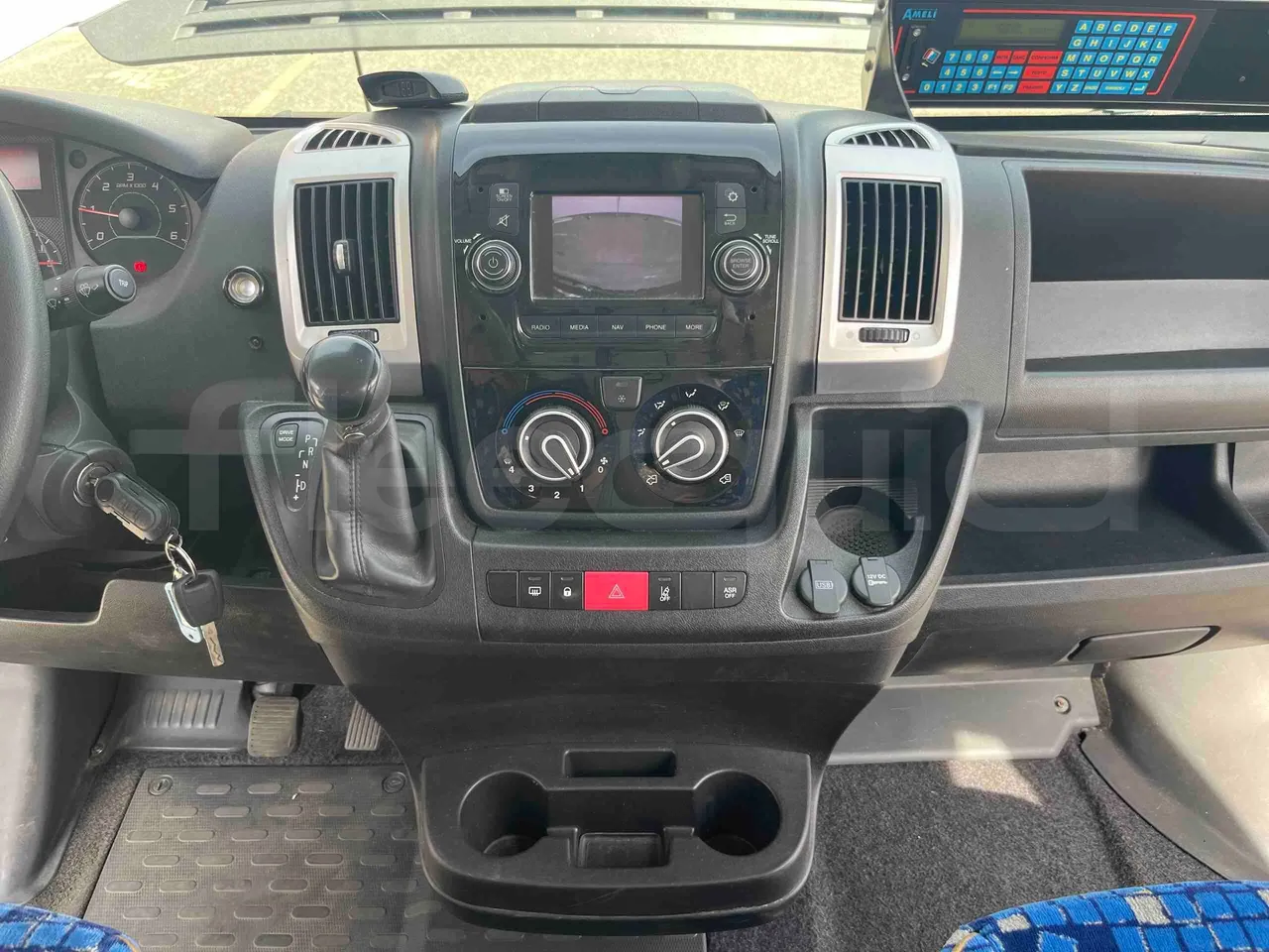 Mussa & Graziano 250MG2 HELMC - EUR6 - 130kW - 6.363m - radio accessories photo