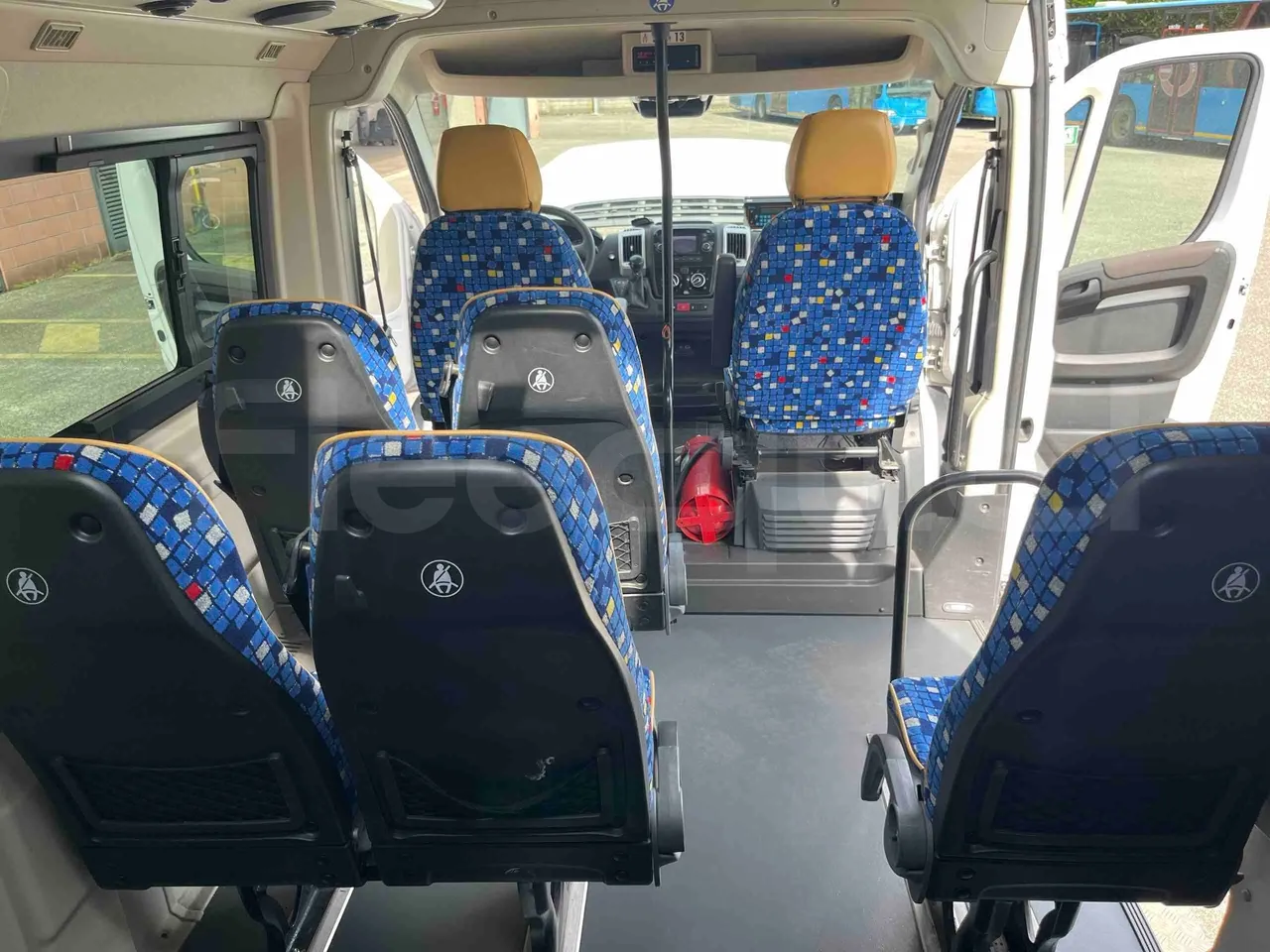 Mussa & Graziano 250MG2 HELMC - EUR6 - 130kW - 6.363m - reverse view middle aisle