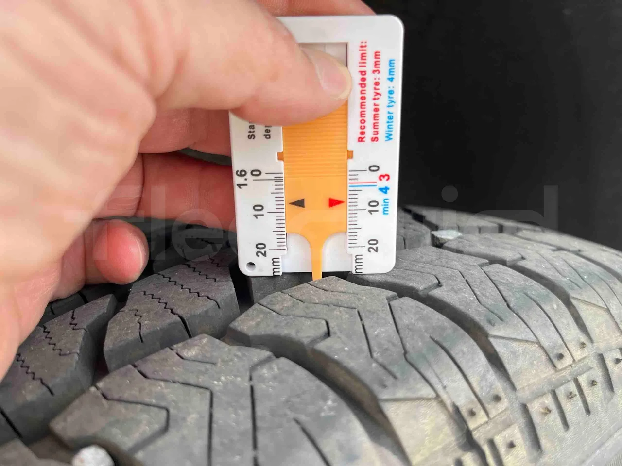 Mussa & Graziano 250MG2 HELMC - EUR6 - 130kW - 6.363m - tread condition front tires left