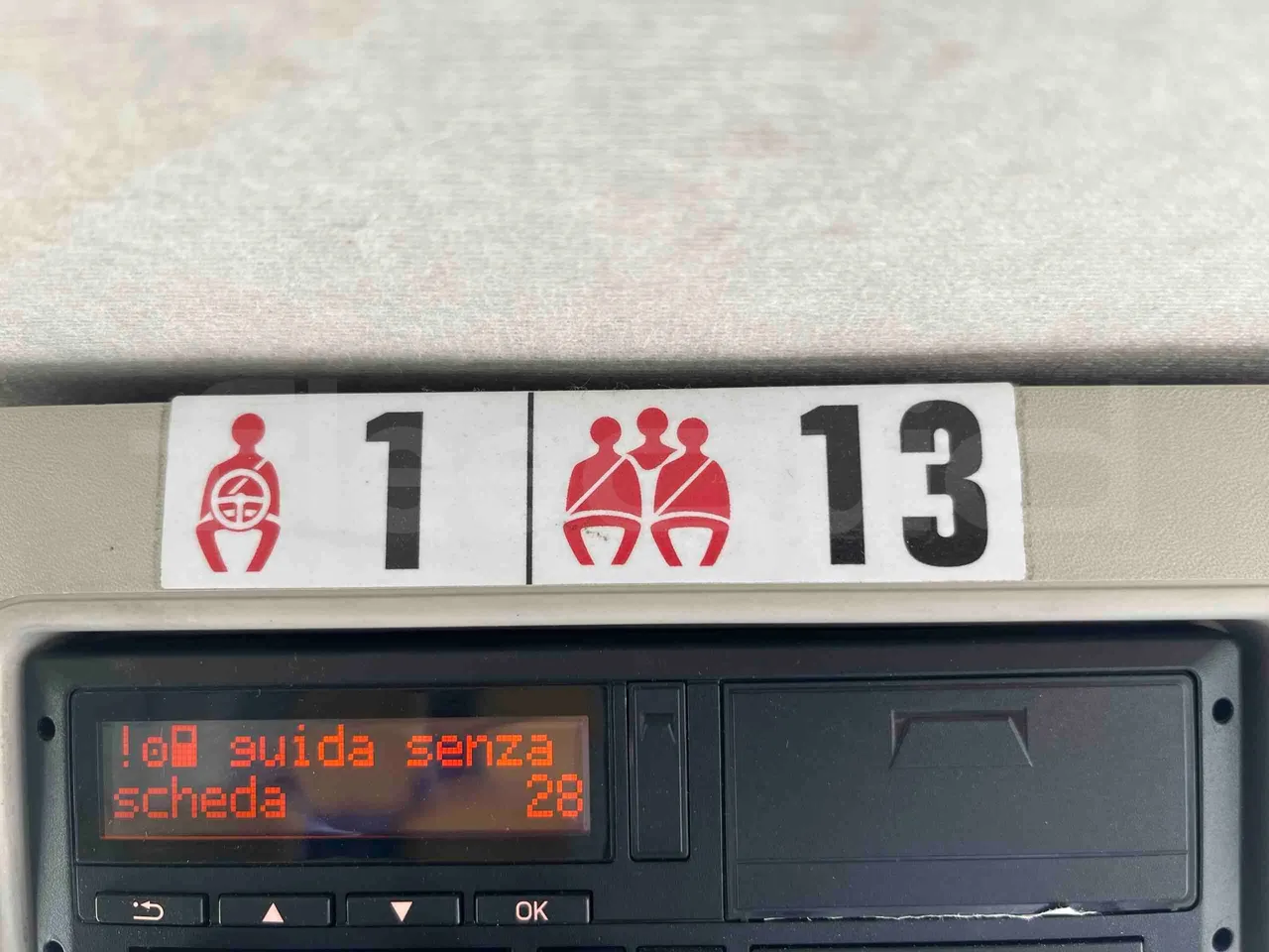 Mussa & Graziano 250MG2 HELMC - EUR6 - 130kW - 6.363m - seat plate photo