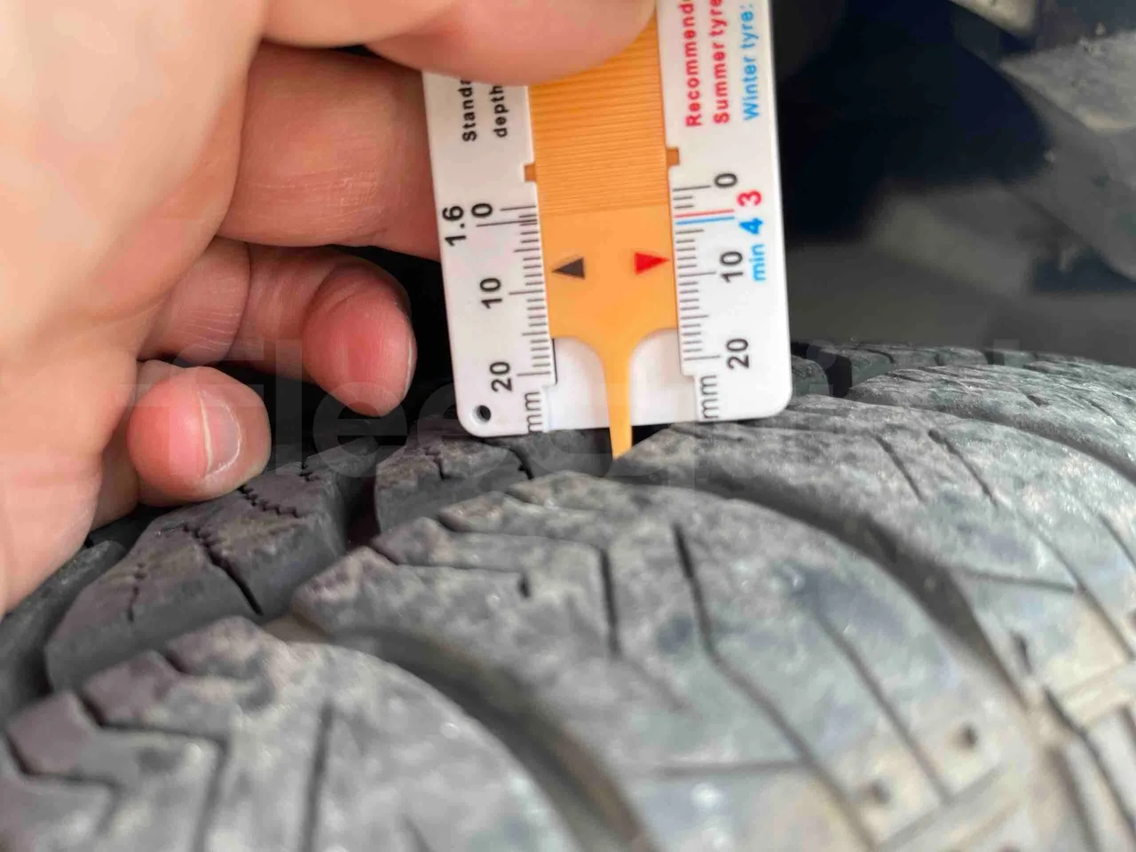 Mussa & Graziano 250MG2 HELMC - EUR6 - 130kW - 6.363m - rear left tire photo